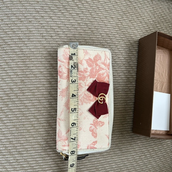 Gucci EUC Floral Cream and Pink Women's Wallet And Gucci box - Picture 6 of 16